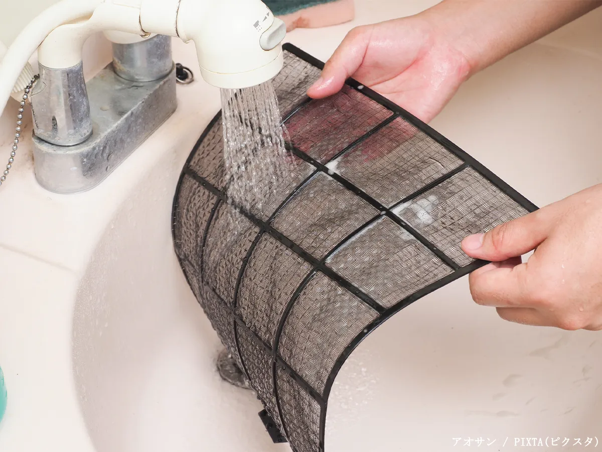 エアコンのフィルター掃除の写真