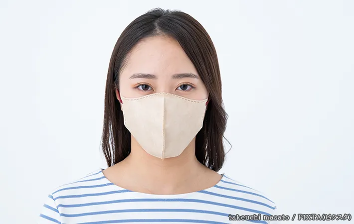 マスクをした女性の写真