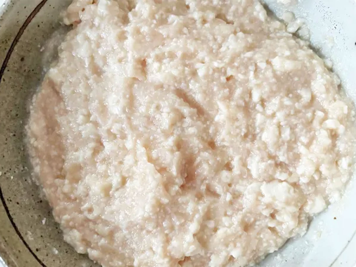 『ふんわりとろとろ レンチンつくね』を作る写真（撮影：エニママ）