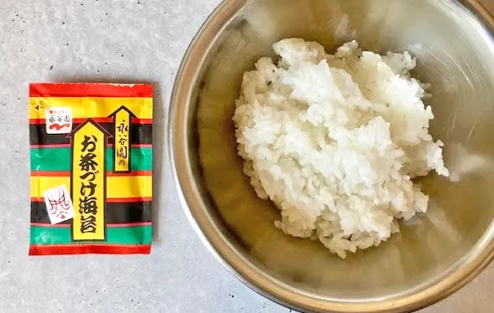 『お茶づけ海苔のおにぎり』の材料写真（撮影：エニママ）