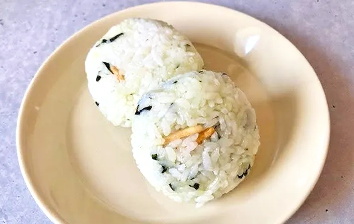 『お茶づけ海苔のおにぎり』の完成写真（撮影：エニママ）