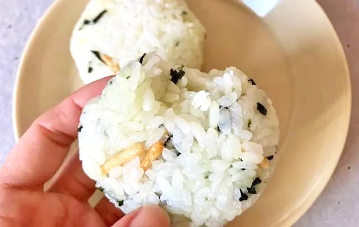 『お茶づけ海苔のおにぎり』の完成写真（撮影：エニママ）