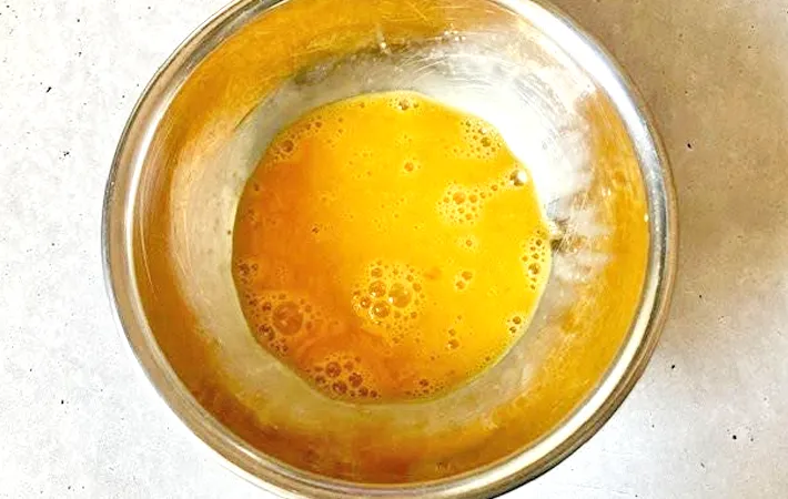 『玉子焼き』を作る写真（撮影：エニママ）