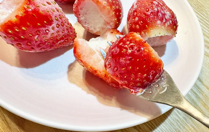 『イチゴ練乳アイス』の完成写真（撮影：エニママ）