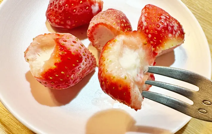 『イチゴ練乳アイス』の完成写真（撮影：エニママ）