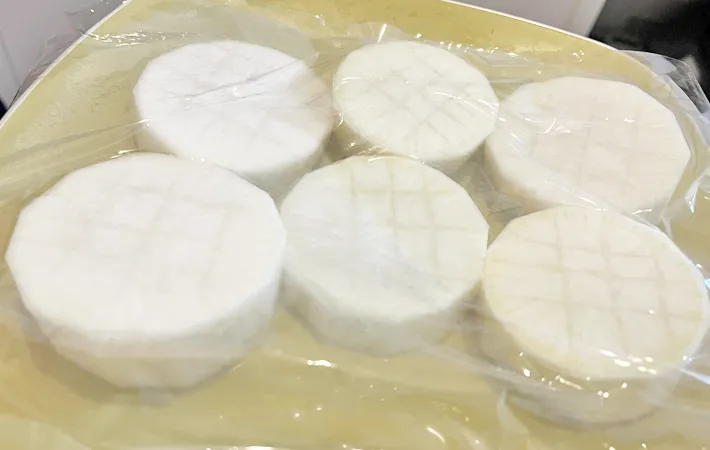 『ベーコンはさみ大根ステーキ』を作る写真（撮影：エニママ）