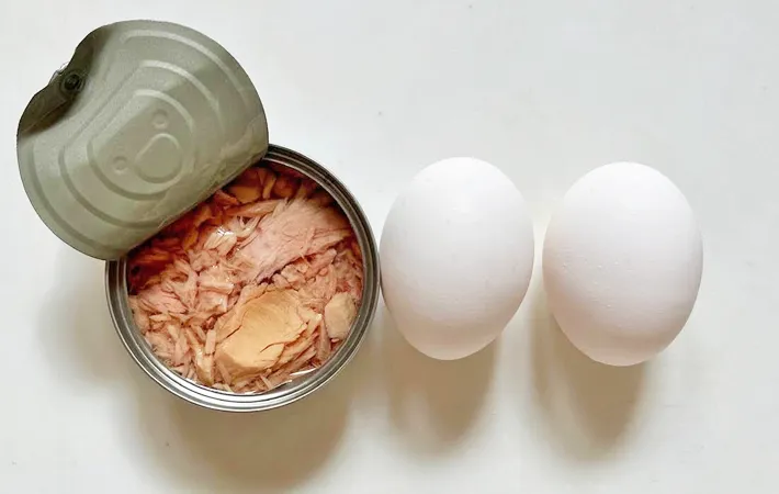 『ツナマヨ入りの玉子焼き』の材料写真（撮影：エニママ）