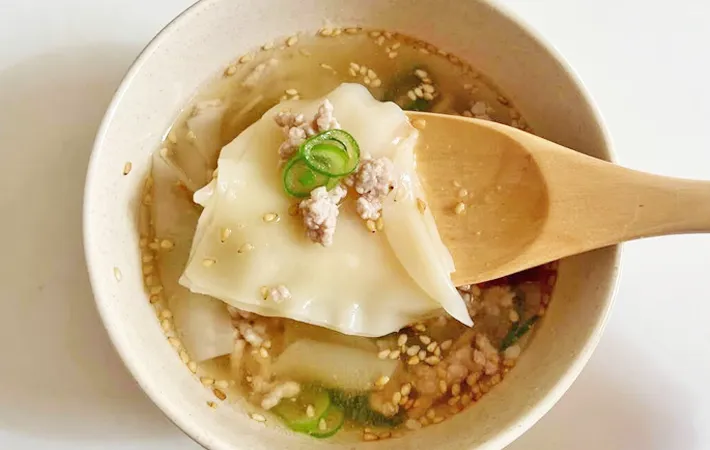 『お手軽ワンタン風スープ』の完成写真（撮影：エニママ）