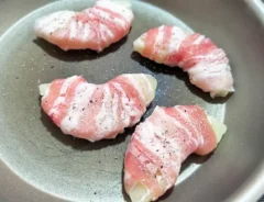 『パイナップルの肉巻き』を焼く写真（撮影：エニママ）