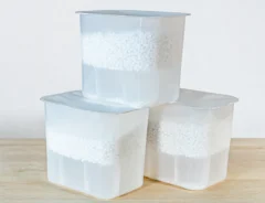 タンクタイプの除湿剤の写真