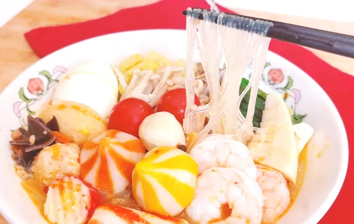 『麻婆春雨でお手軽麻辣湯』の完成写真（撮影：キジカク）