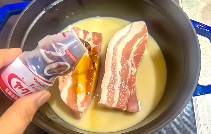 『簡単チャーシュー』を作る写真（撮影：エニママ）