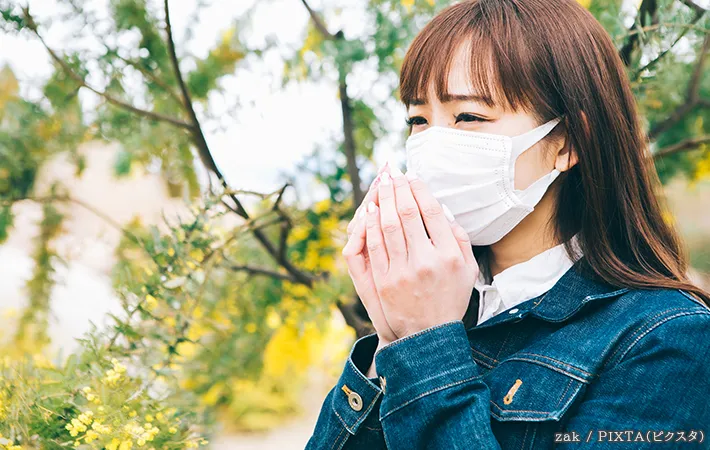 花粉症の女性の写真