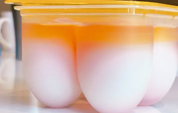 『食べるマヨネーズ!?半熟卵の岩下漬け』を作る写真（撮影：キジカク）