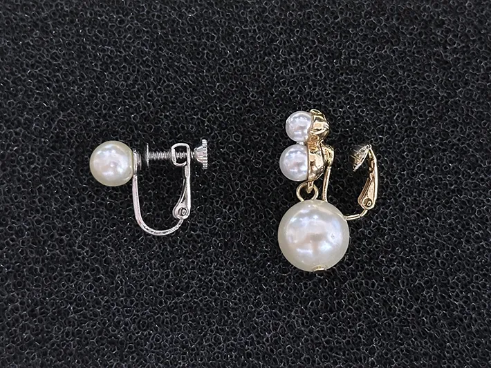 留め具が違うイヤリングの画像（撮影：grapeライフハック編集部）