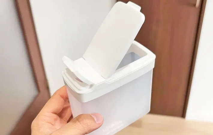 『ダイソー 揉んでほぐせる調味料ストッカー』の写真（撮影：キジカク）