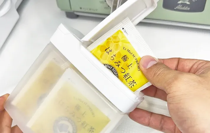 『ダイソー 揉んでほぐせる調味料ストッカー』の使用写真（撮影：キジカク）