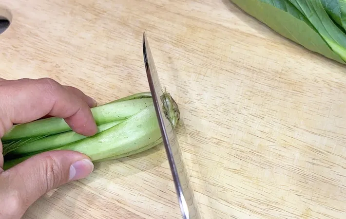 『小松菜の切り方』の写真（撮影：キジカク）