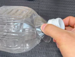 ペットボトルを4分の1カットした状態の写真(撮影:キジカク)