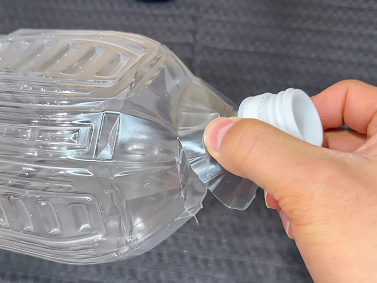 ペットボトルを4分の1カットした状態の写真（撮影：キジカク）