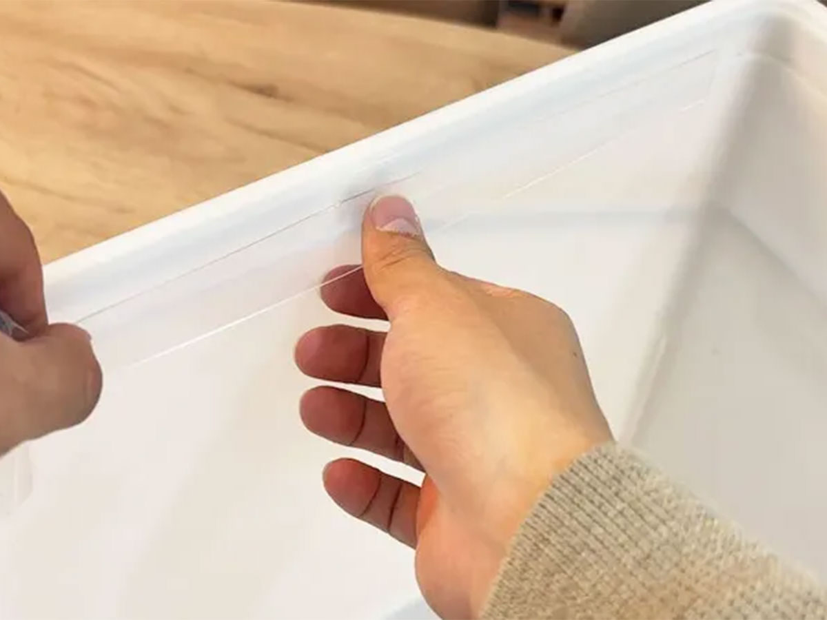 『ダイソー ゲルテープ』の使用写真(撮影:キジカク)