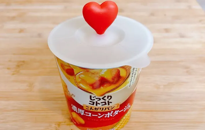 『なんちゃってーズフォンデュ』を作る写真（撮影：キジカク）