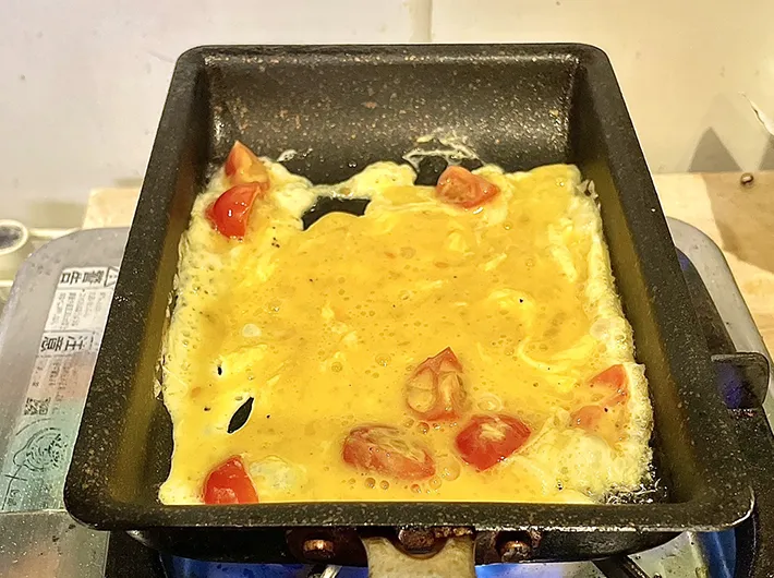 『しっとりふわふわ玉子焼き』を作る写真