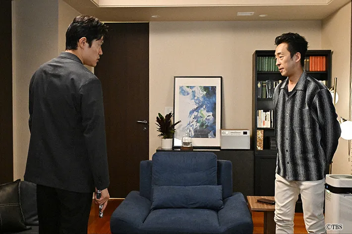 『リブート』に出演する鈴木亮平さんと北村有起哉さん