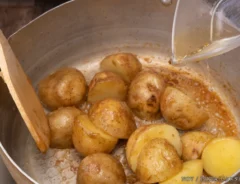 『新じゃが』を料理している写真