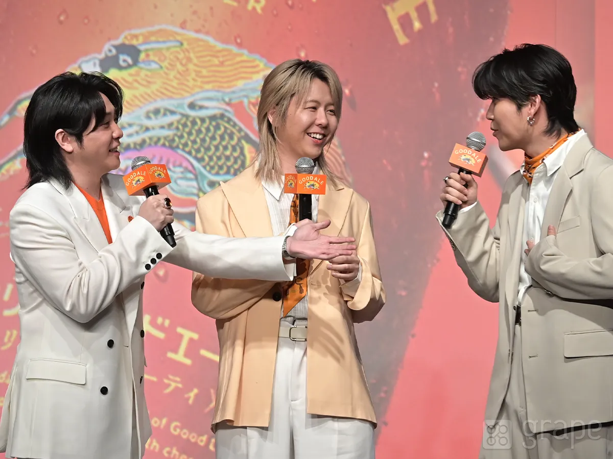 「『キリングッドエール』5,000万本突破!“大反響”御礼発表会」に登壇した『Mrs. GREEN APPLE』の大森元貴さん、若井滉斗さん、藤澤涼架さん(撮影:grape芸能編集部)