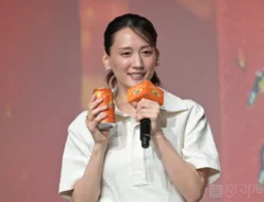 「『キリングッドエール』5,000万本突破！“大反響”御礼発表会」に登壇した綾瀬はるかさん（撮影：grape芸能編集部）