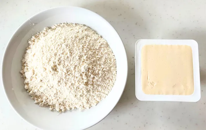 ホットケーキミックスと豆腐の画像（撮影：エニママ）