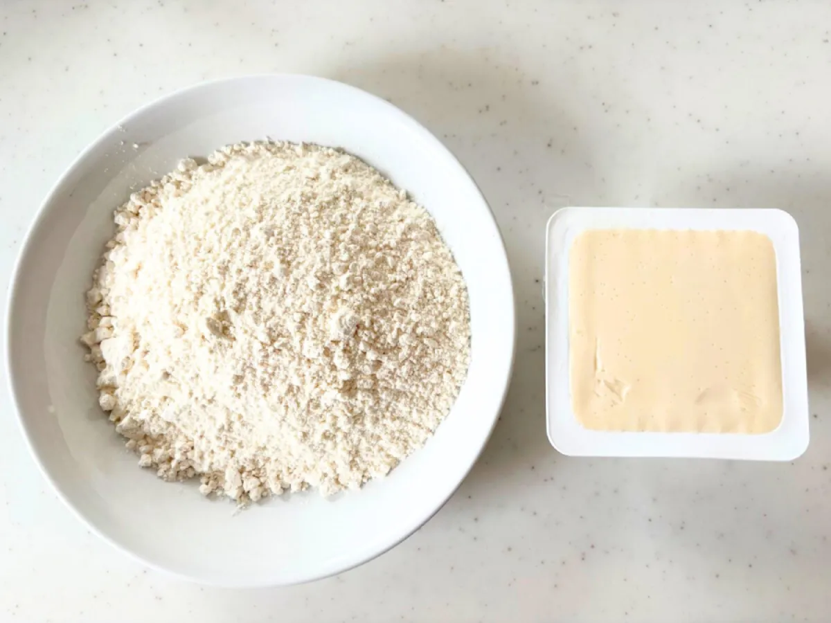 ホットケーキミックスと豆腐の画像（撮影：エニママ）