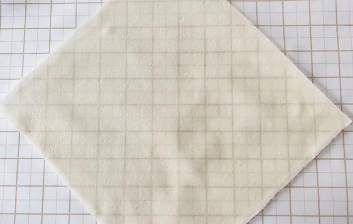 春巻きの皮を置いた画像（撮影：エニママ）