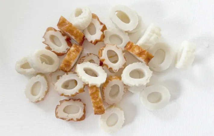 ちくわを輪切りにした画像（撮影：エニママ）