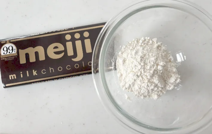 チョコレートと小麦粉の画像（撮影：エニママ）