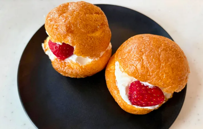 イチゴをトッピングした画像（撮影：エニママ）