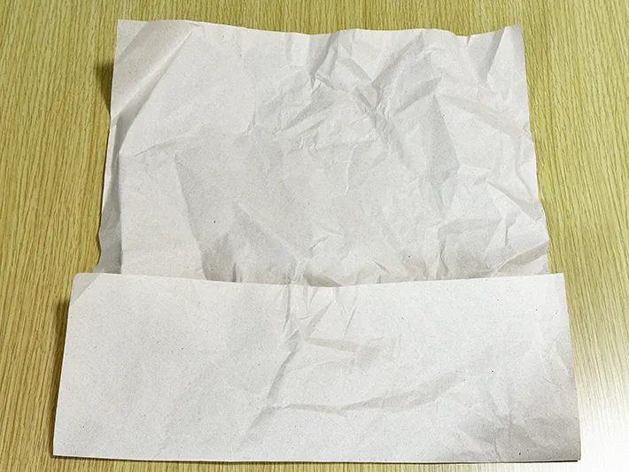 折った緩衝材の画像（撮影：grapeライフハック編集部）