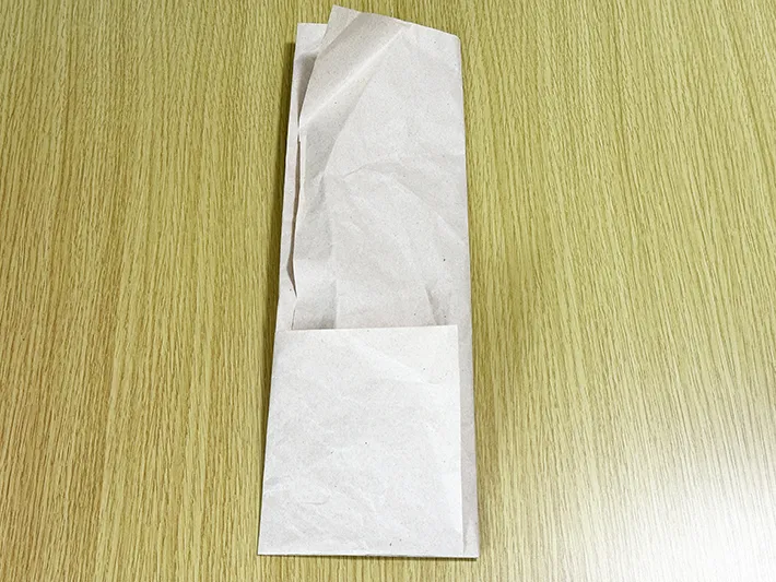 折った緩衝材の画像（撮影：grapeライフハック編集部）