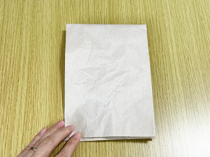 折った緩衝材の画像（撮影：grapeライフハック編集部）