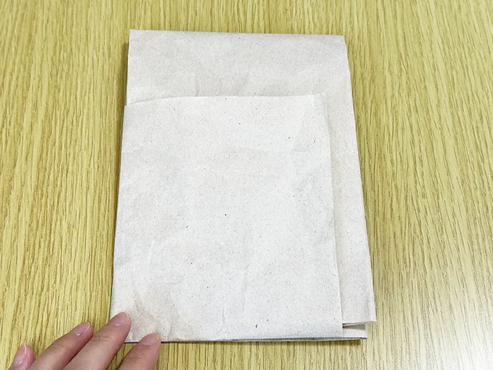折った緩衝材の画像（撮影：grapeライフハック編集部）