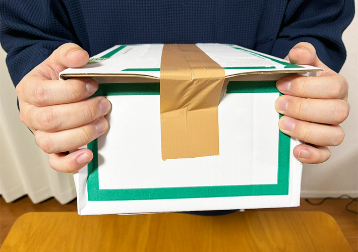 ダンボールの写真（撮影：grapeライフハック編集部）