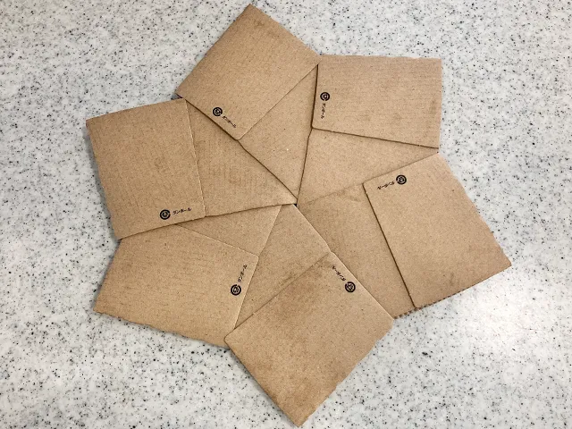 コーヒースリーブ6個を組み合わせている状態（撮影：grapeライフハック編集部）