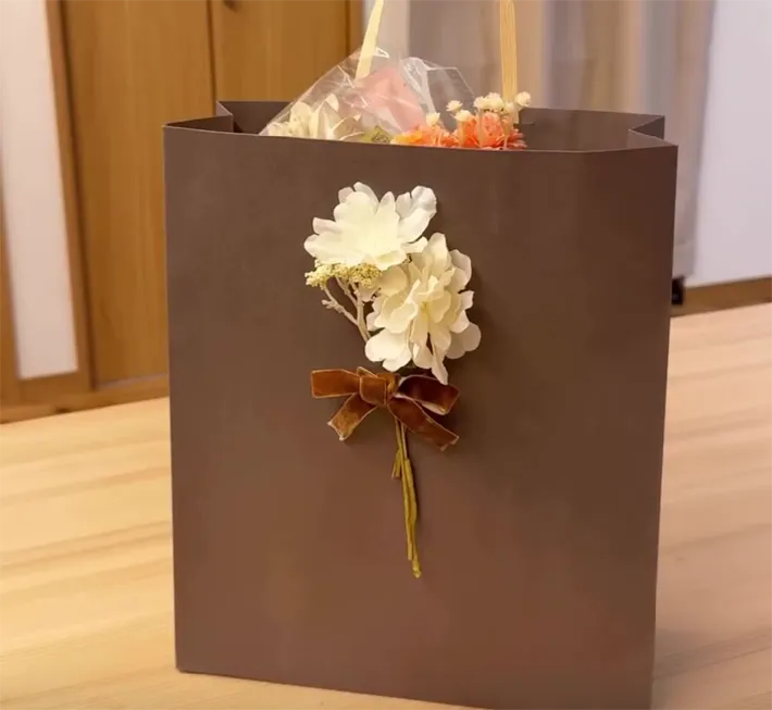 完成した紙袋の写真（撮影：grapeライフハック編集部）