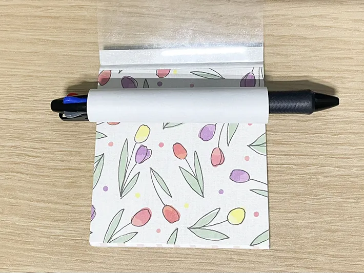 中途半端な位置で留まったボールペンの写真（撮影：grapeライフハック編集部）