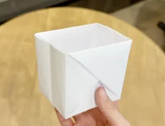 不要な紙で作ったゴミ箱の画像（撮影：grapeライフハック編集部）