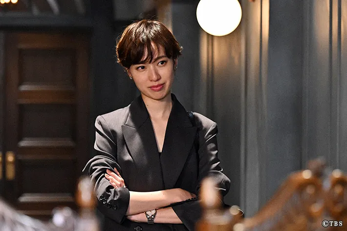 『リブート』に出演する戸田恵梨香さんが写る場面写真