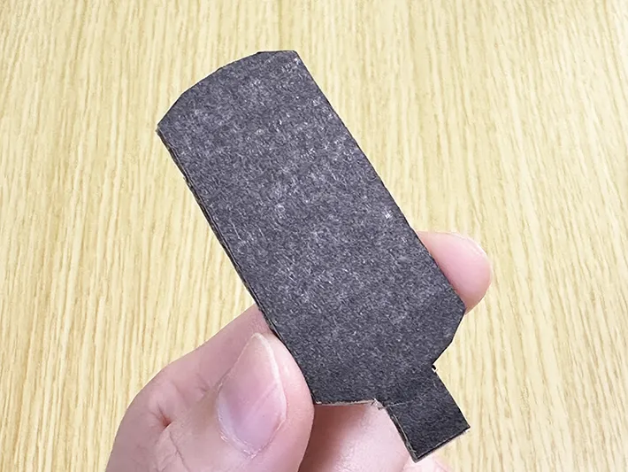 紙コップ2つで作る『小さなペダルつきゴミ箱』の画像（撮影：grapeライフハック編集部）