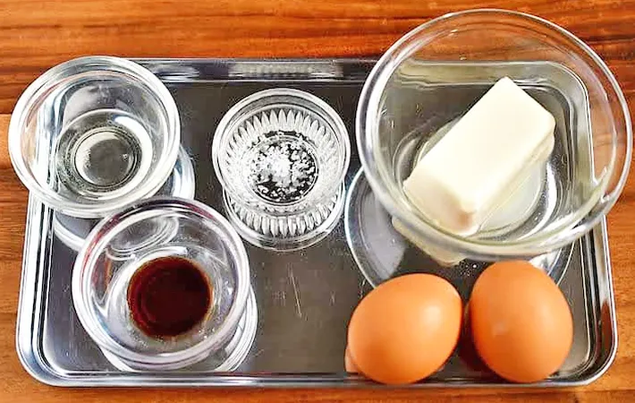 『豆腐入り玉子焼き』の材料写真（撮影：小泉明代）