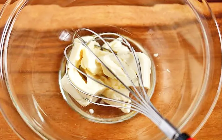 『豆腐入り玉子焼き』を作る写真（撮影：小泉明代）